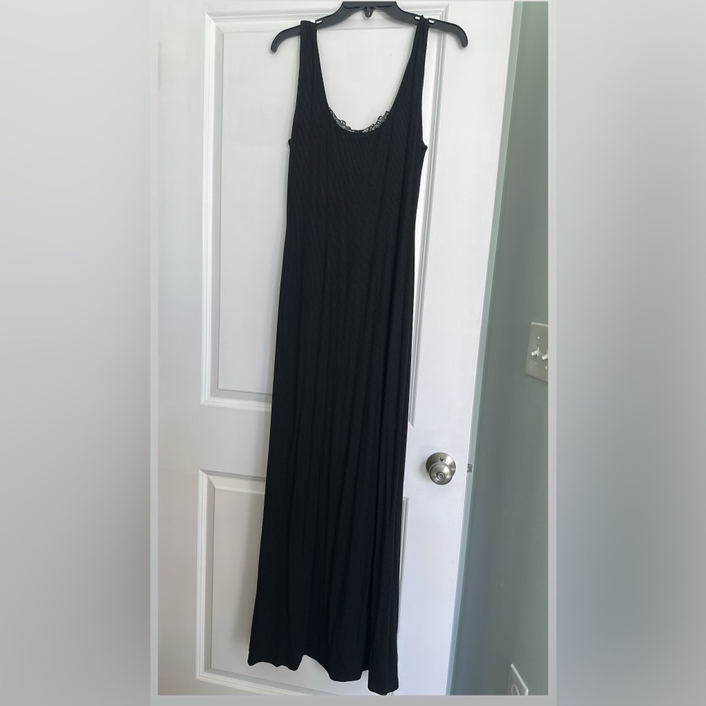 Kittenish Black Sleeveless Maxi Dress